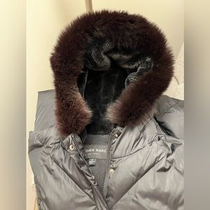 Andrew Marc puffer black jacket size S fits M/L used in a very good condition